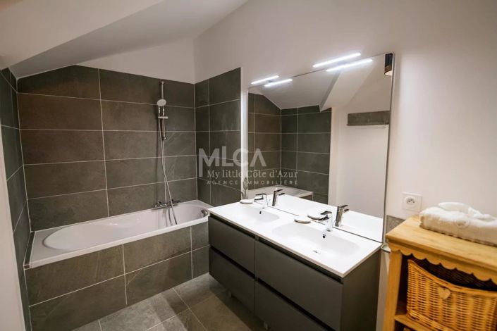 Image No.22-5 Bed Apartment for sale