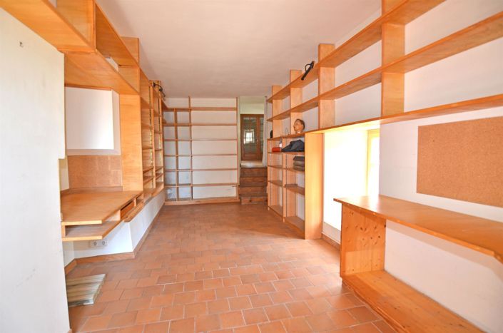 Image No.18-3 Bed House for sale