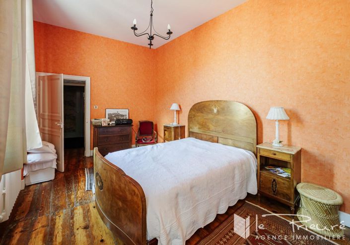 Image No.14-7 Bed Property for sale