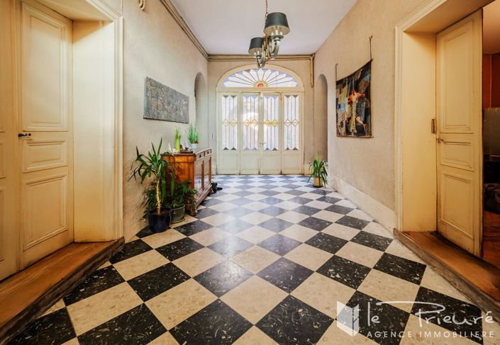 Image No.5-7 Bed Property for sale