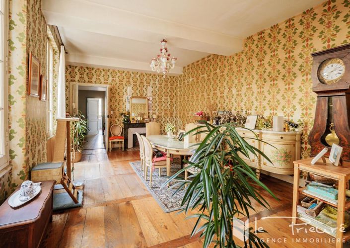 Image No.9-7 Bed Property for sale