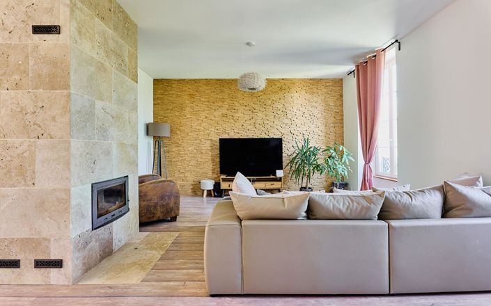 Image No.15-11 Bed Property for sale