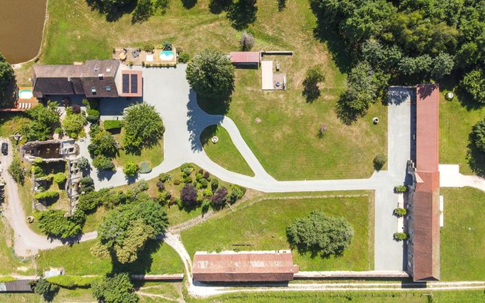 Image No.3-11 Bed Property for sale