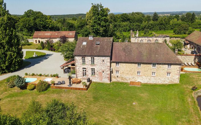 Image No.6-11 Bed Property for sale