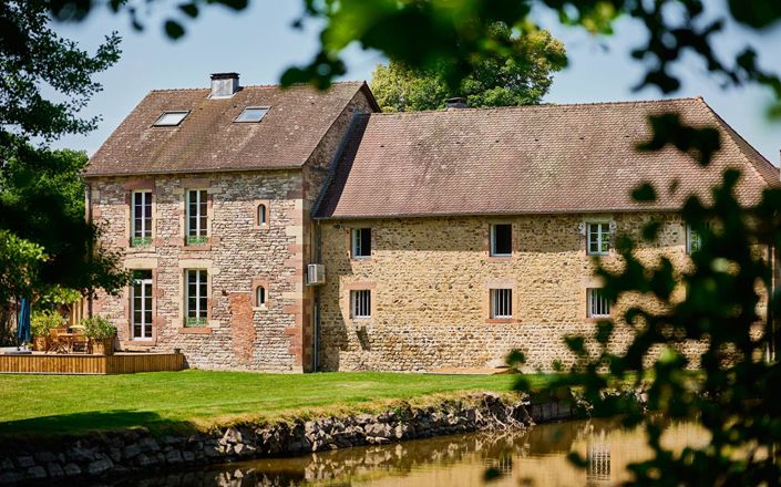 Image No.7-11 Bed Property for sale