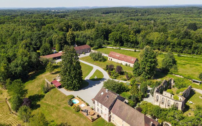 Image No.9-11 Bed Property for sale