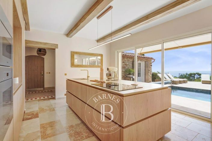 Image No.11-5 Bed House for sale