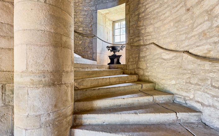 Image No.12-10 Bed Property for sale