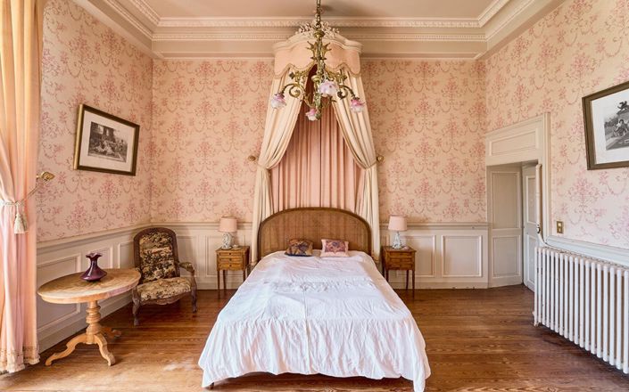 Image No.13-10 Bed Property for sale