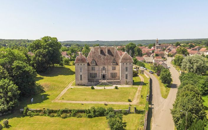 Image No.18-10 Bed Property for sale