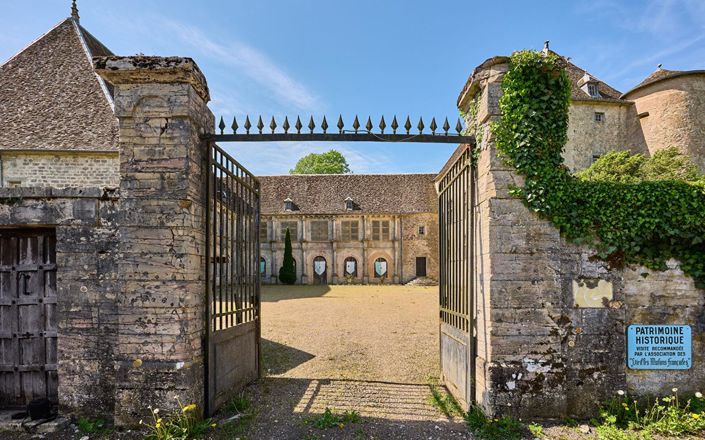 Image No.5-10 Bed Property for sale