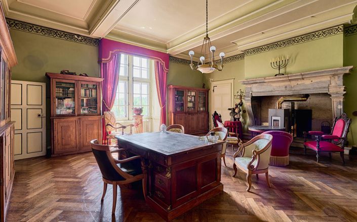 Image No.6-10 Bed Property for sale