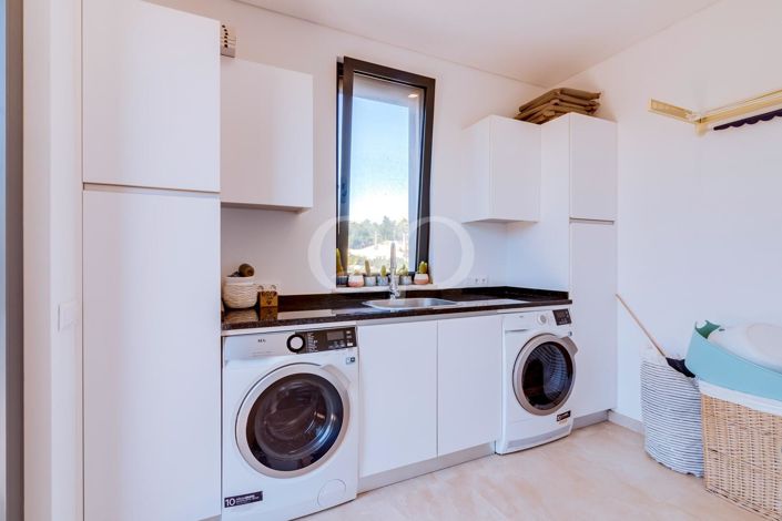 Image No.18-4 Bed House for sale