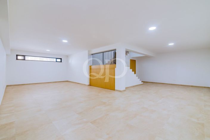 Image No.26-4 Bed House for sale