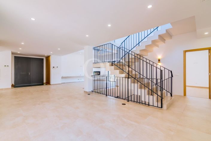 Image No.27-4 Bed House for sale