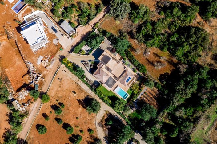 Image No.29-4 Bed House for sale