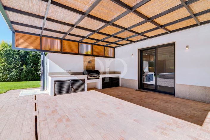 Image No.6-4 Bed House for sale