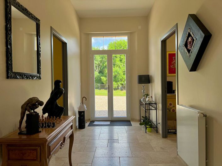 Image No.4-6 Bed House for sale