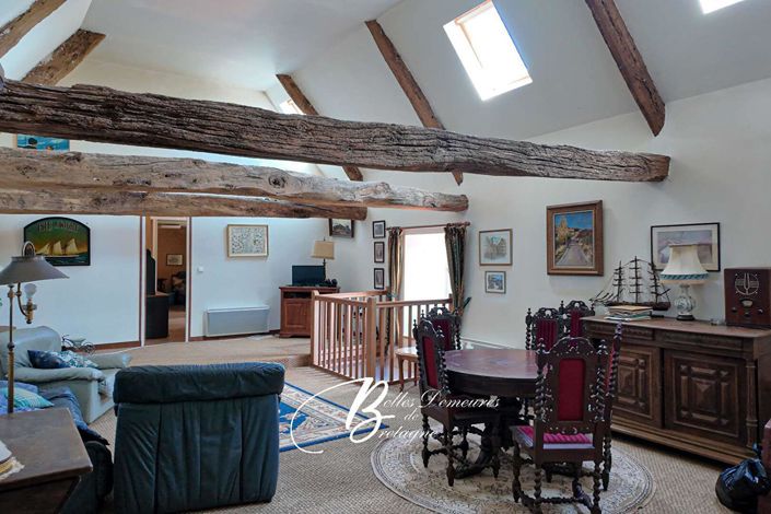 Image No.14-9 Bed Property for sale