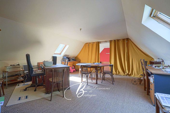 Image No.15-9 Bed Property for sale