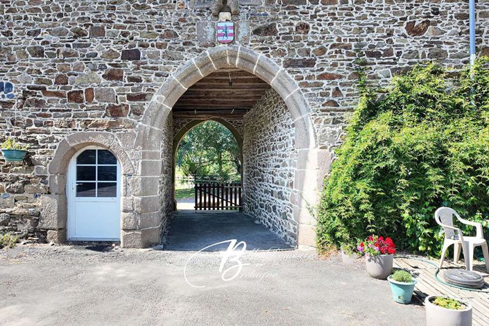 Image No.4-9 Bed Property for sale