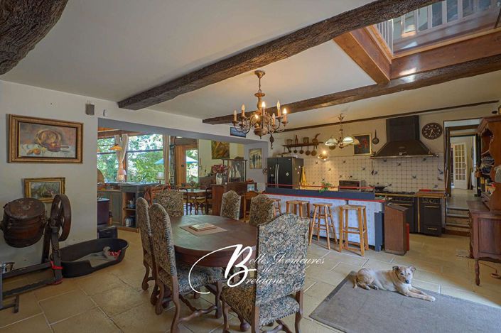 Image No.7-9 Bed Property for sale