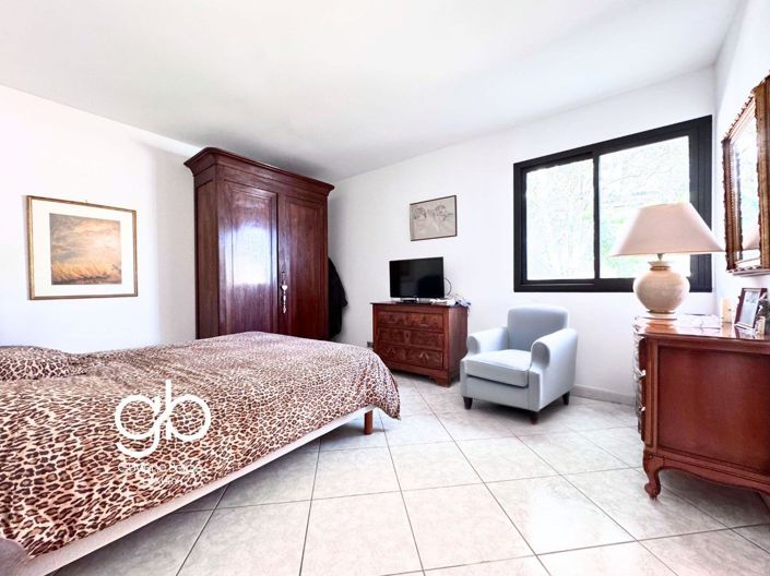 Image No.12-4 Bed House for sale