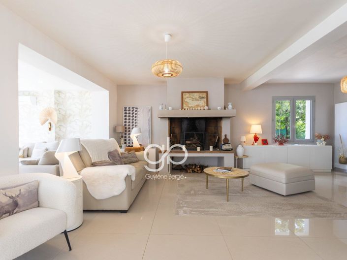 Image No.12-8 Bed House for sale