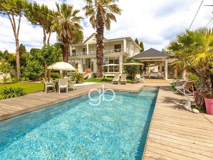 Image No.2-8 Bed House for sale