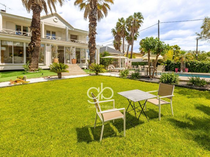 Image No.20-8 Bed House for sale