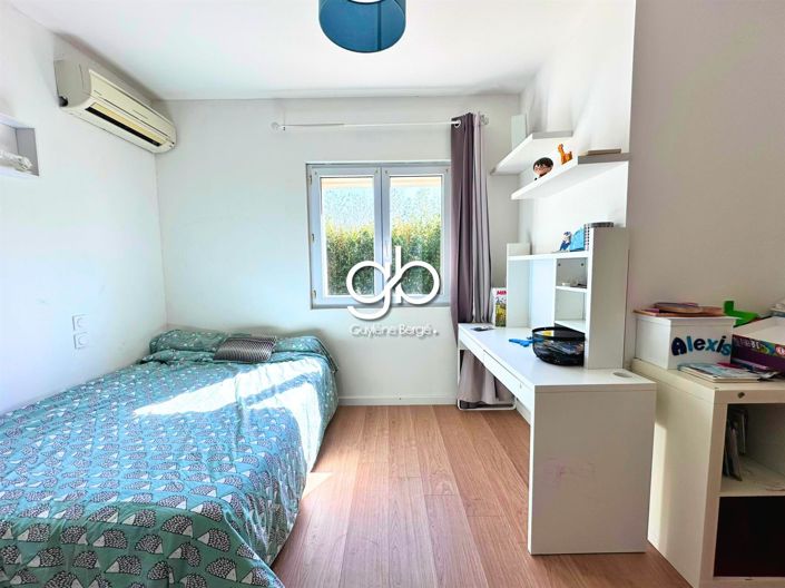 Image No.6-3 Bed House for sale