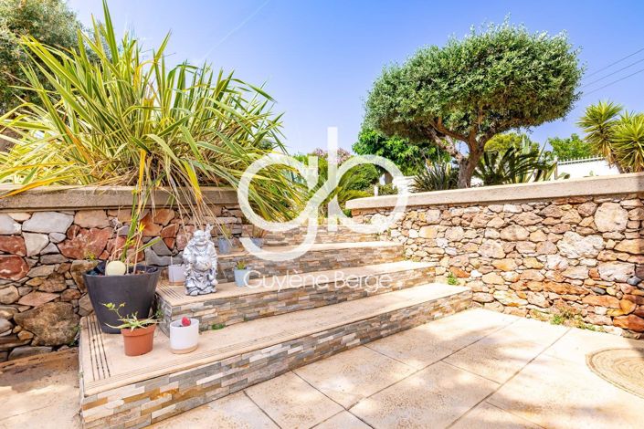 Image No.20-6 Bed House for sale