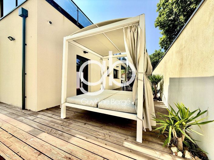 Image No.18-4 Bed House for sale