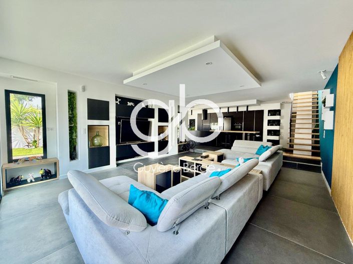 Image No.5-4 Bed House for sale