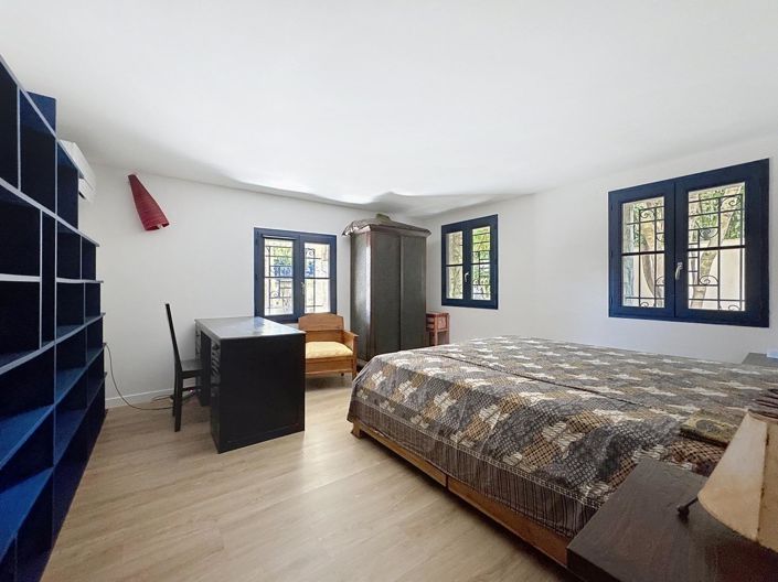 Image No.10-5 Bed House for sale