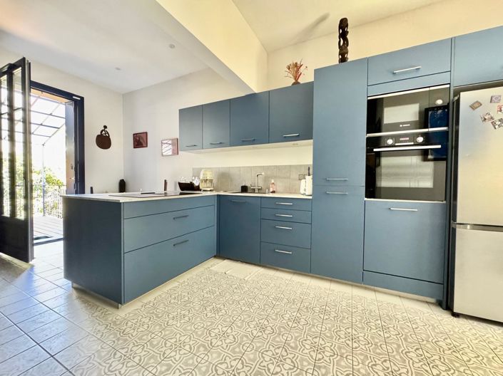 Image No.2-5 Bed House for sale