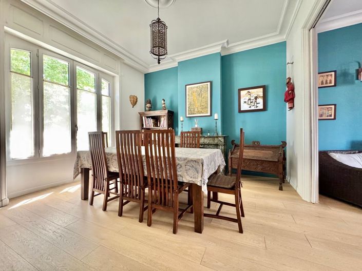 Image No.6-5 Bed House for sale