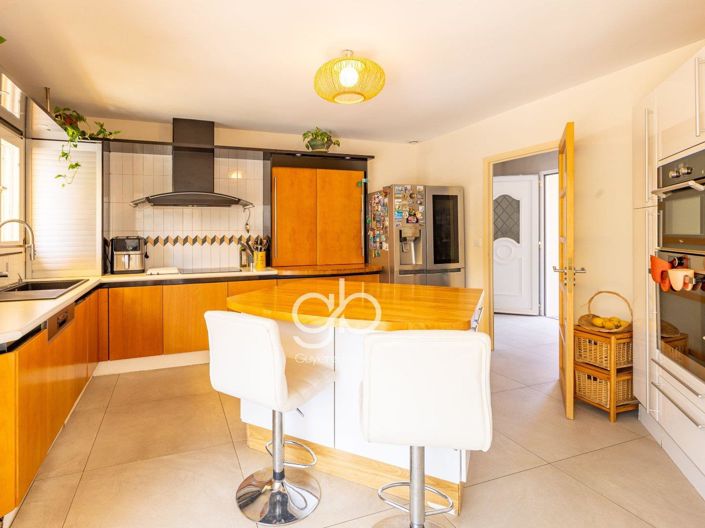 Image No.18-4 Bed House for sale