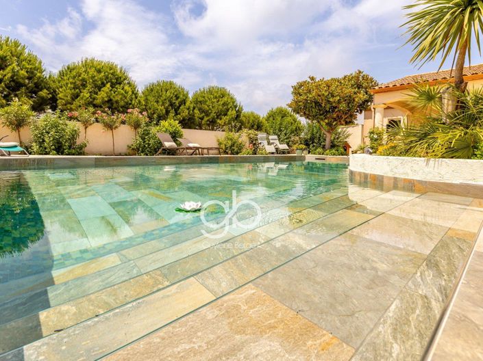 Image No.2-4 Bed House for sale