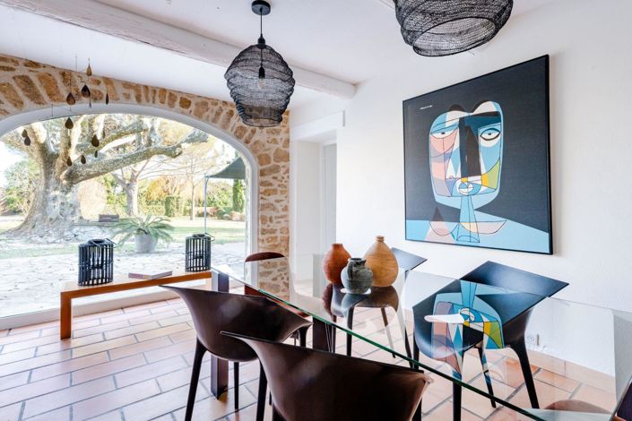 Image No.11-8 Bed House for sale