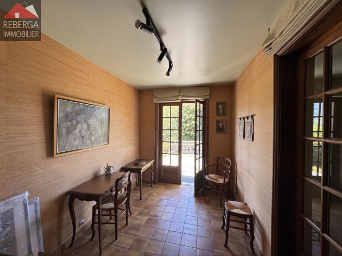 Image No.11-3 Bed House for sale