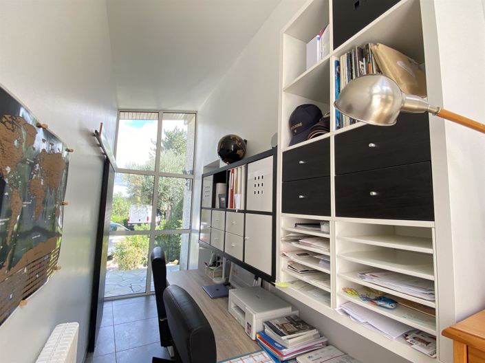 Image No.14-4 Bed House for sale