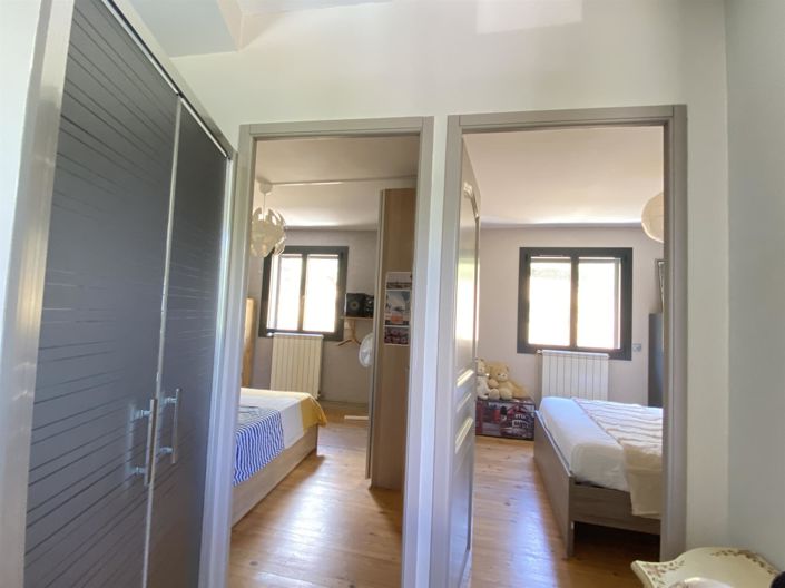 Image No.19-4 Bed House for sale