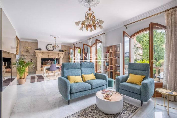 Image No.3-4 Bed House for sale