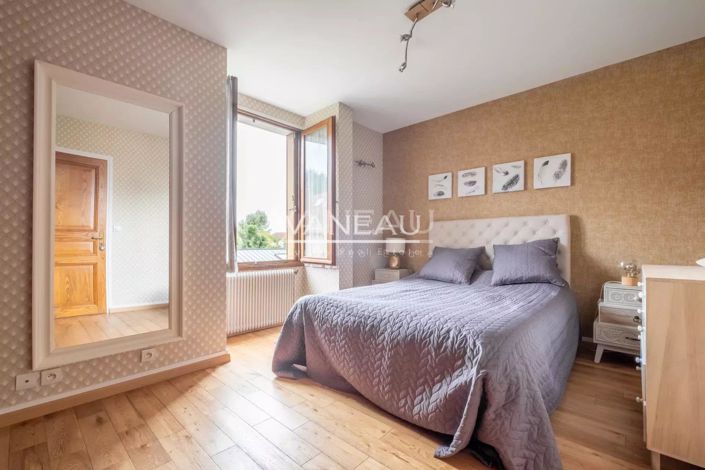 Image No.6-4 Bed House for sale