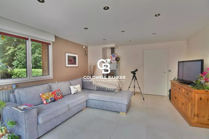 Image No.7-5 Bed House for sale