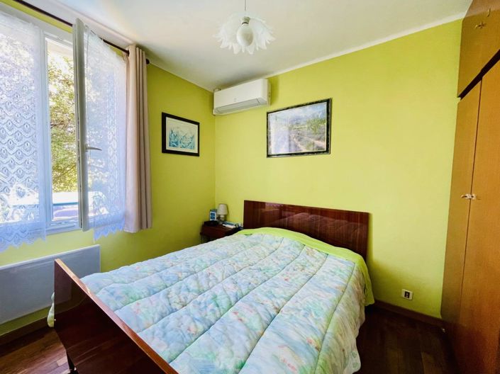 Image No.11-3 Bed House for sale