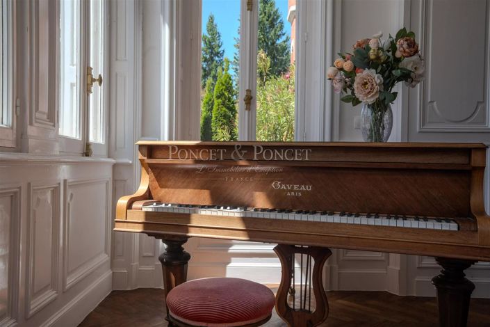 Image No.13-17 Bed House for sale