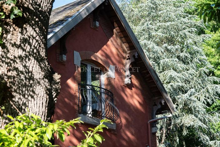 Image No.31-17 Bed House for sale