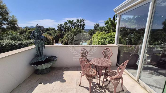 Image No.18-5 Bed House for sale